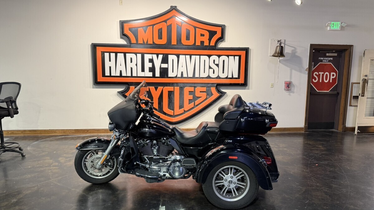 2019 Harley-Davidson Tri Glide Ultra ULTRA CLASSIC in Winterville, NC