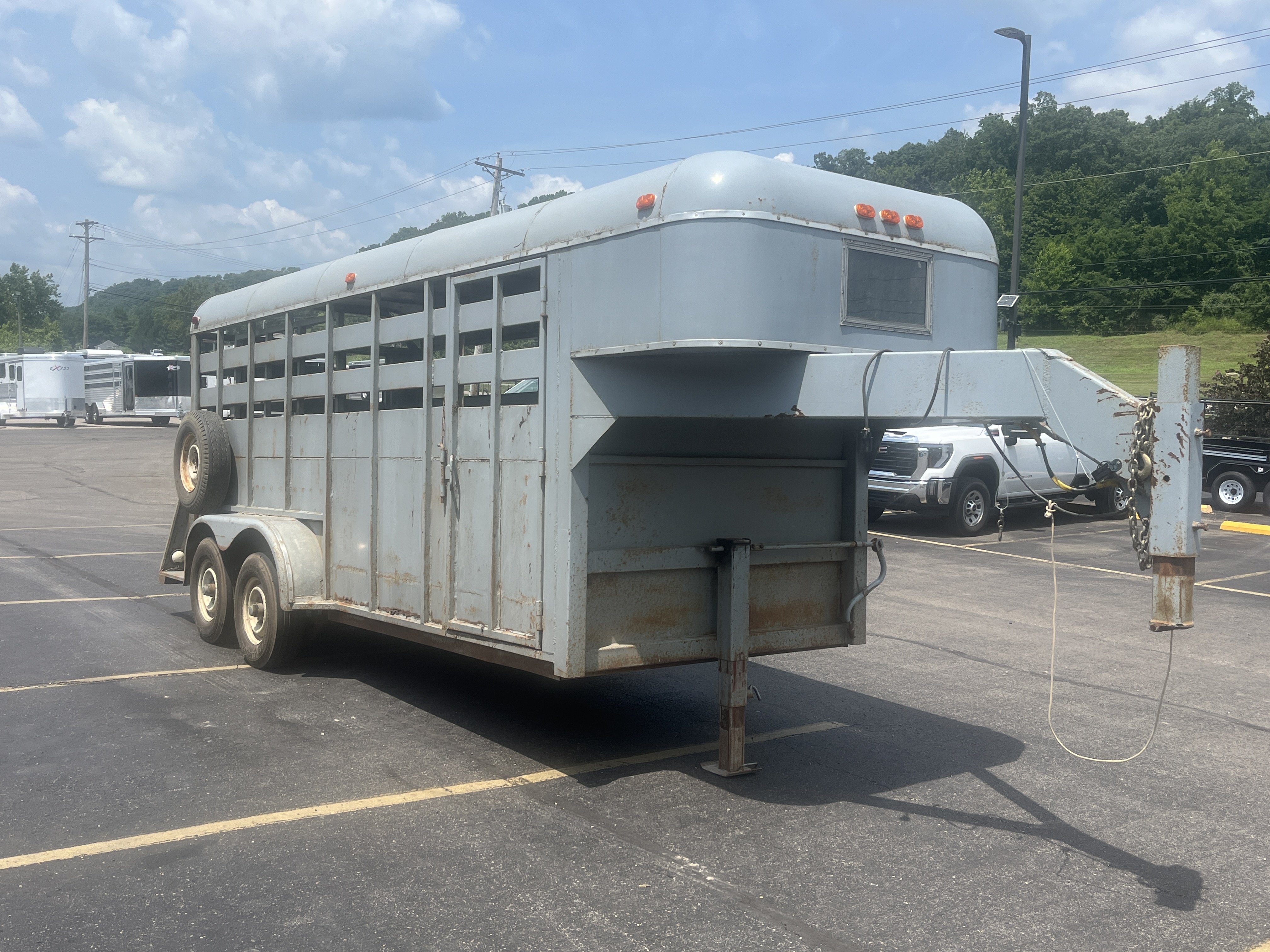 1988 Moritz 16' Livestock Trailer in Athens, OH