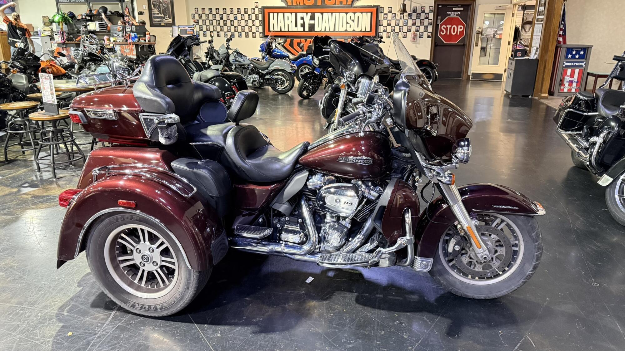 2019 Harley-Davidson Tri Glide Ultra ULTRA CLASSIC in Winterville, NC