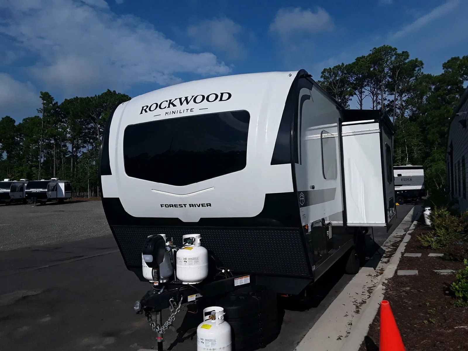 2027 Rockwood ROCKWOOD MINI LITE 2109S RV