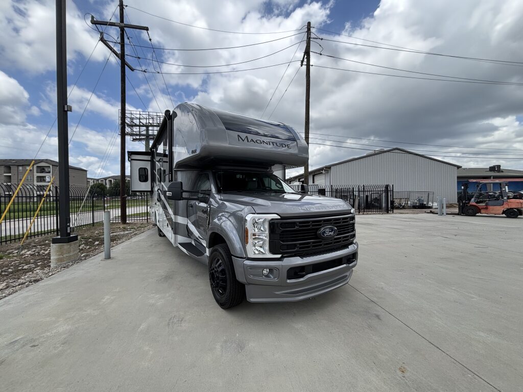 2026 Thor Motor Coach MAGNITUDE GRAND X32 in conroe TX