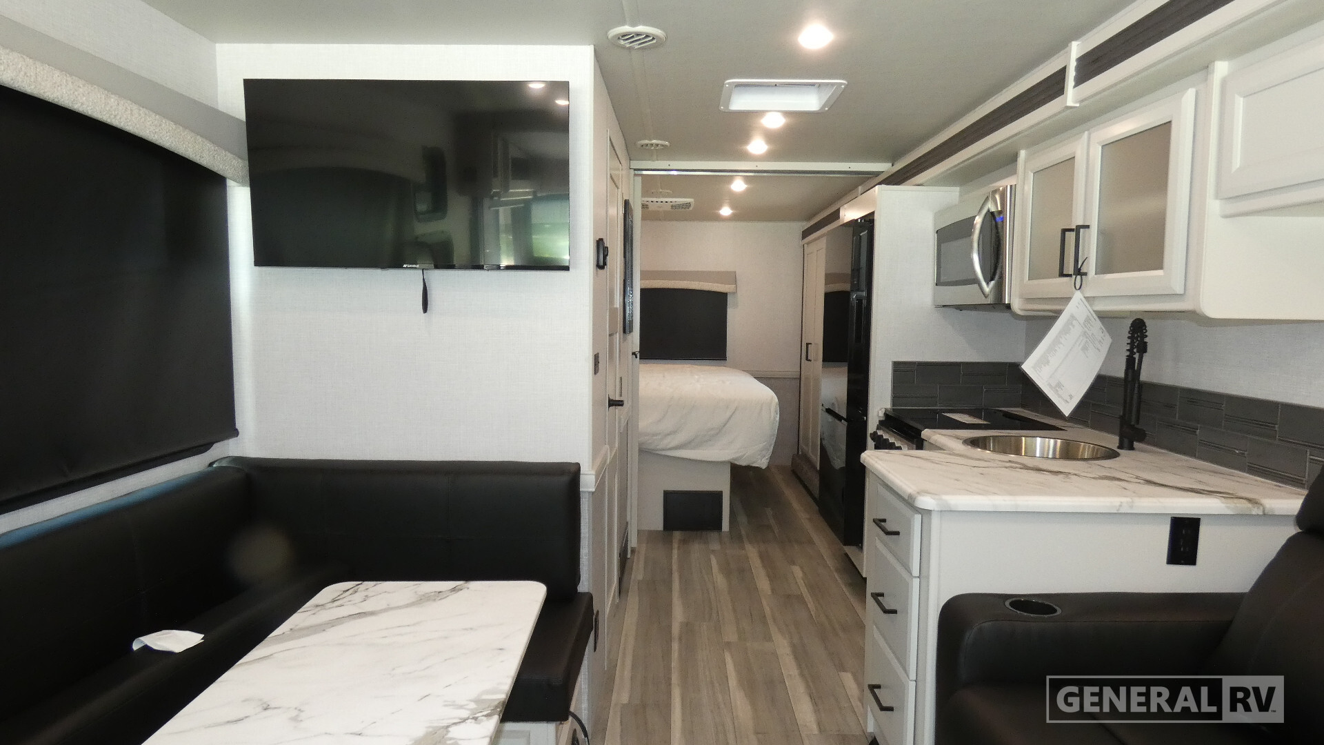 2027 Fleetwood FLAIR 29M in dover FL