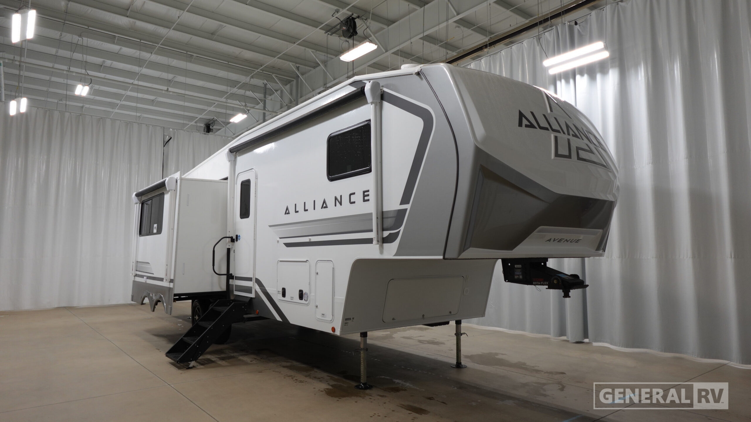 2027 Alliance Rv AVENUE 30BH in birch run MI