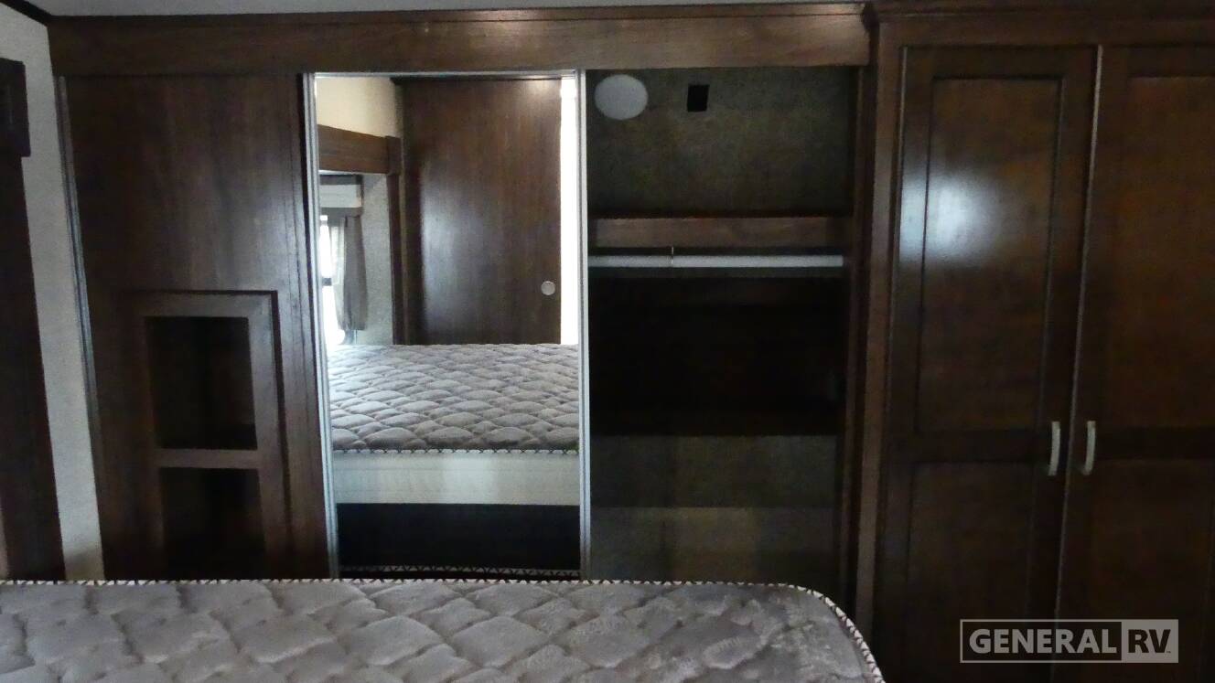 A photo of this 2016 Heartland SUNDANCE 2880RLT