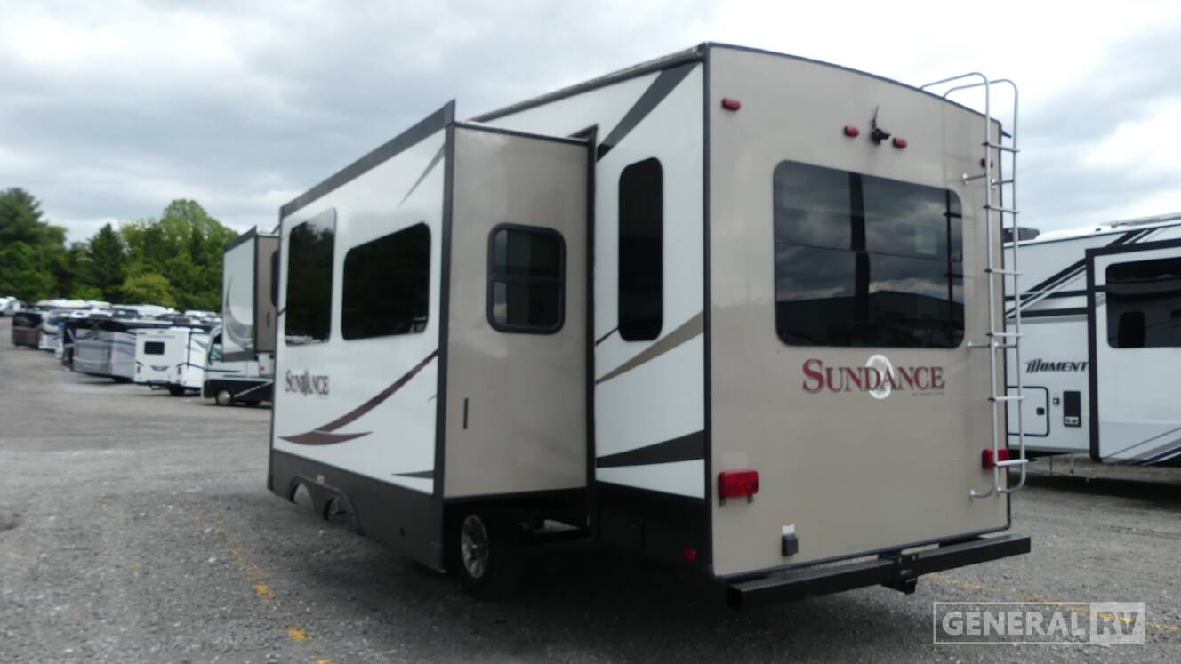 A photo of this 2016 Heartland SUNDANCE 2880RLT