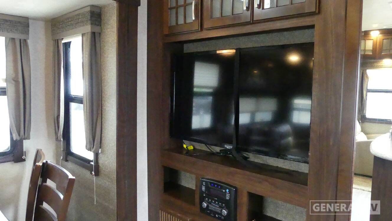 A photo of this 2016 Heartland SUNDANCE 2880RLT