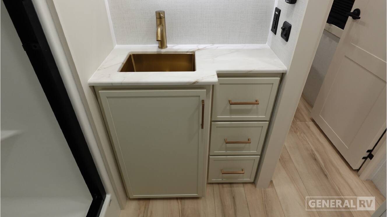 A photo of this 2026 Brinkley MODEL I 275
