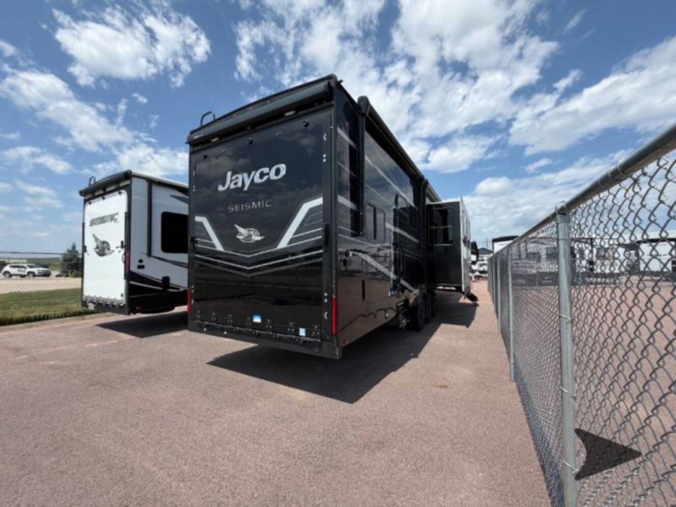 A photo of this 2026 Jayco Seismic 395