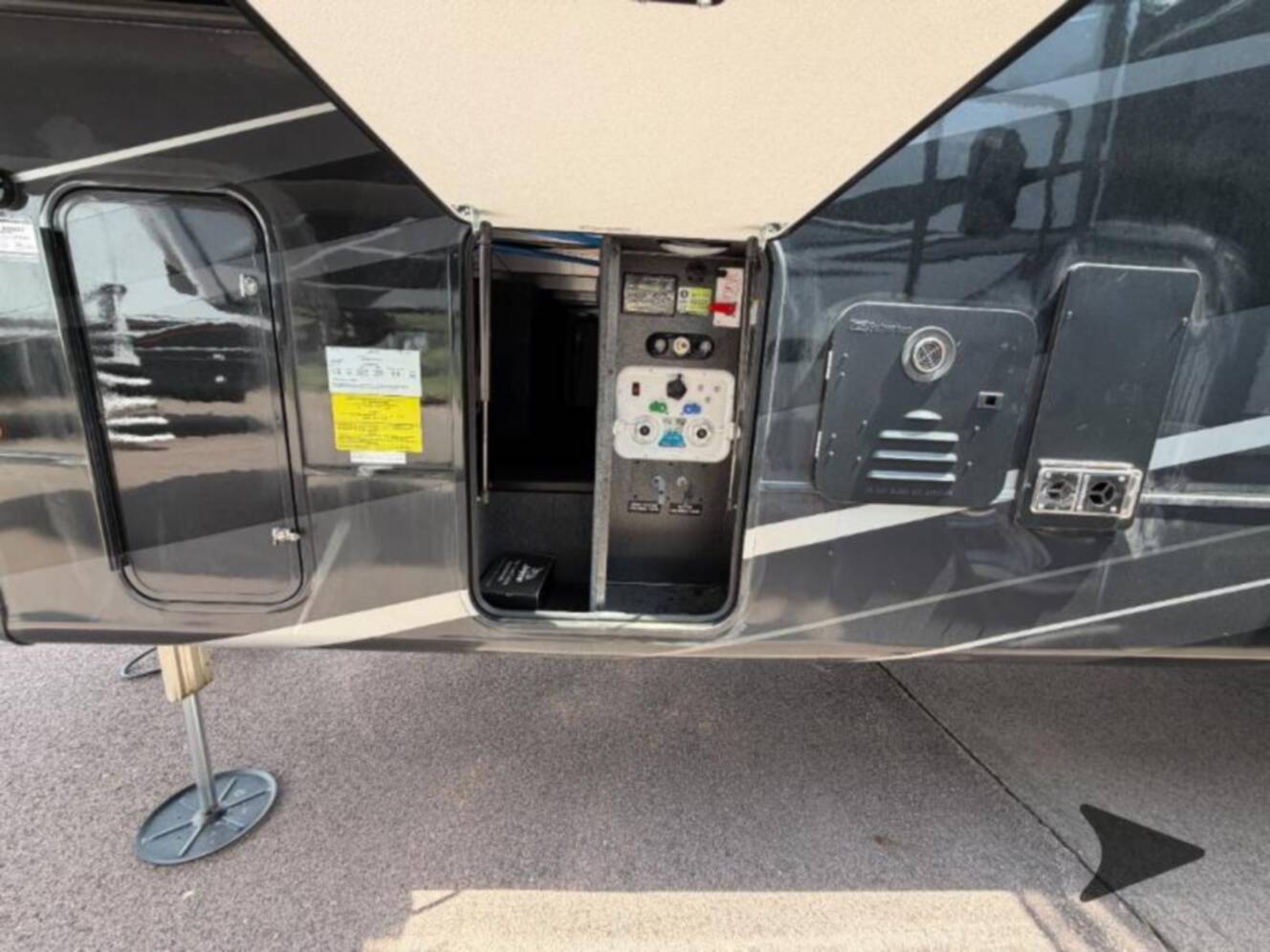 A photo of this 2026 Jayco Seismic 395