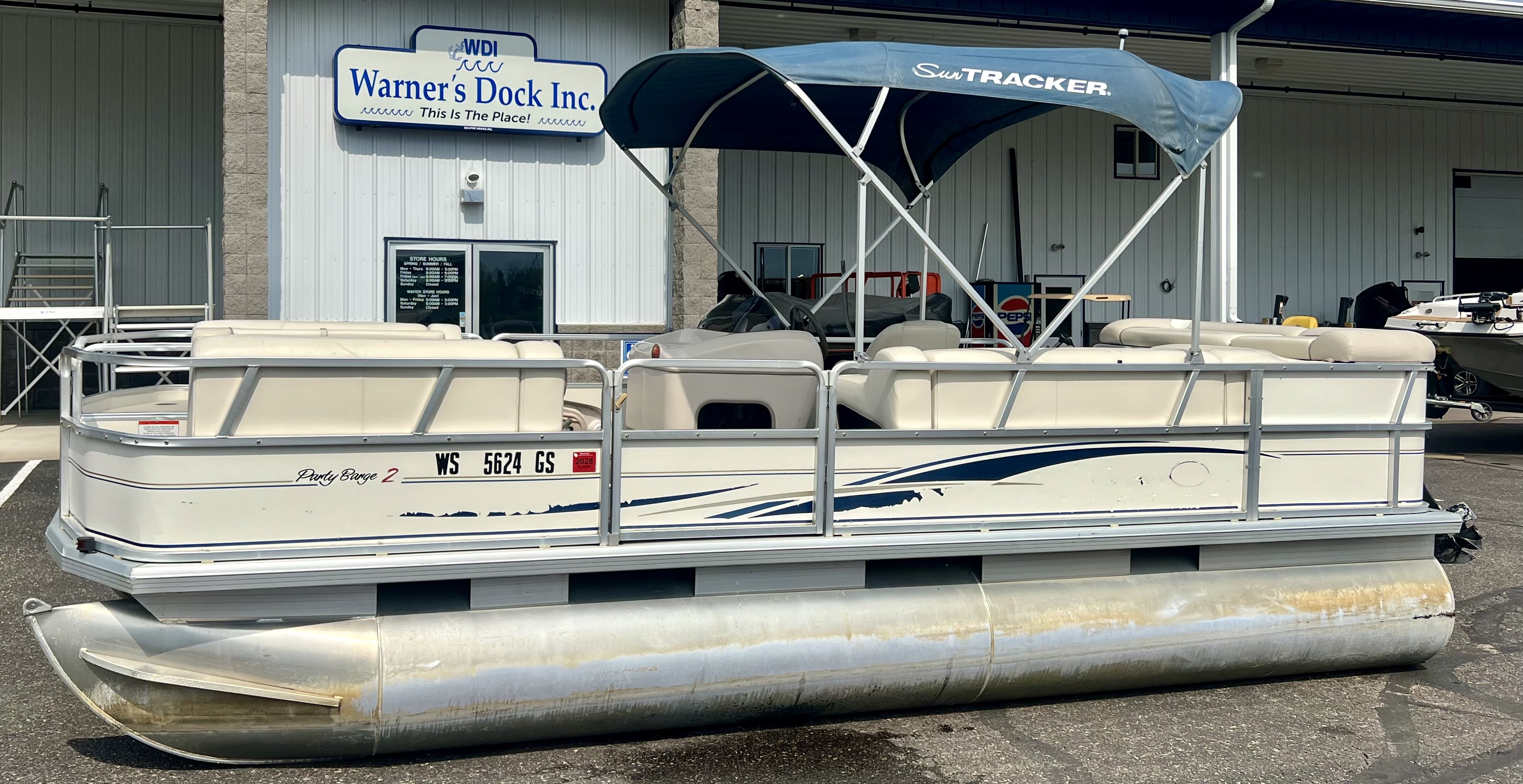 2004 Sun Tracker Party Barge 21 22 RF XP3 in new richmond WI