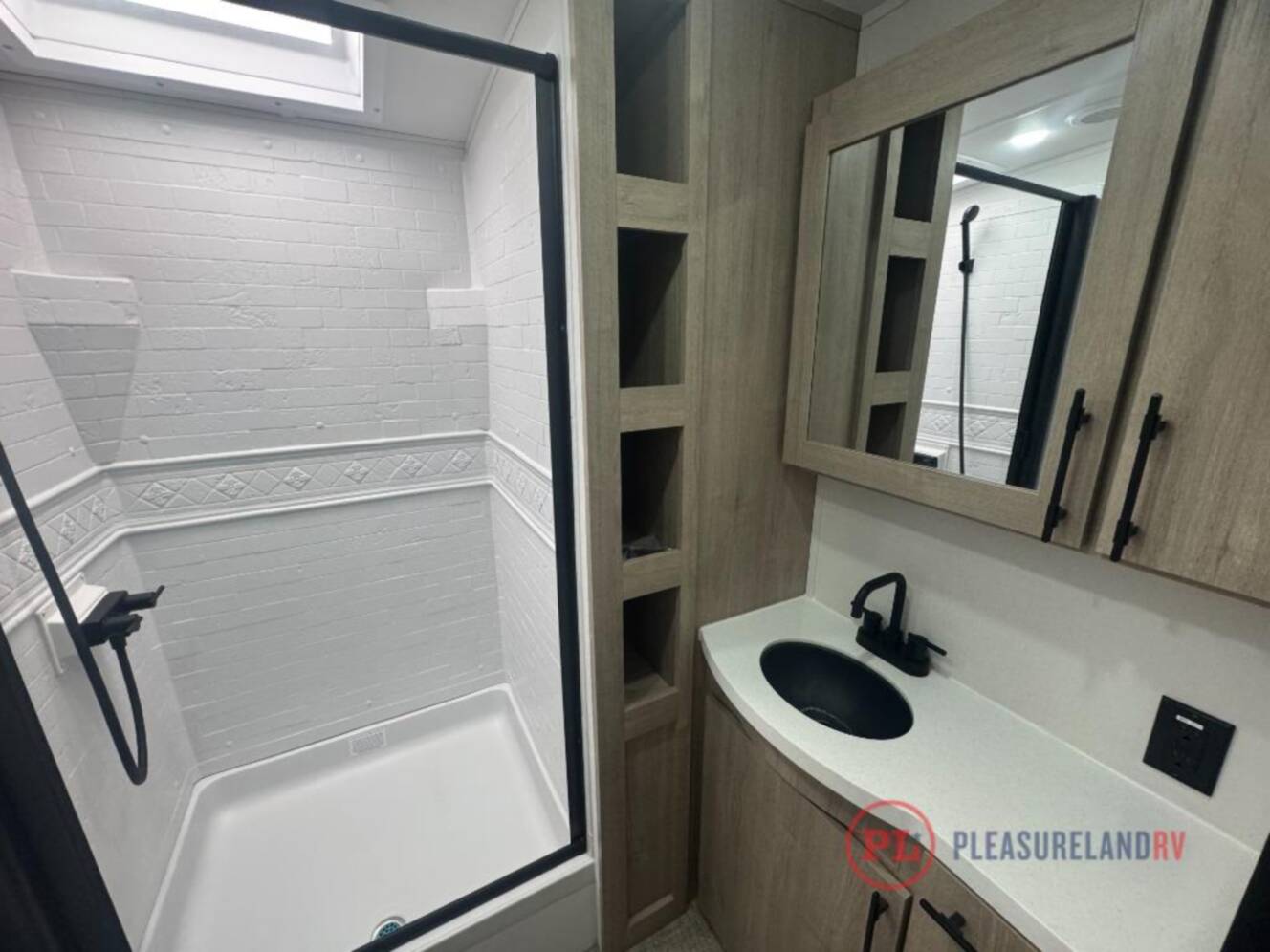 A photo of this 2025 Grand Design Imagine 2970RL