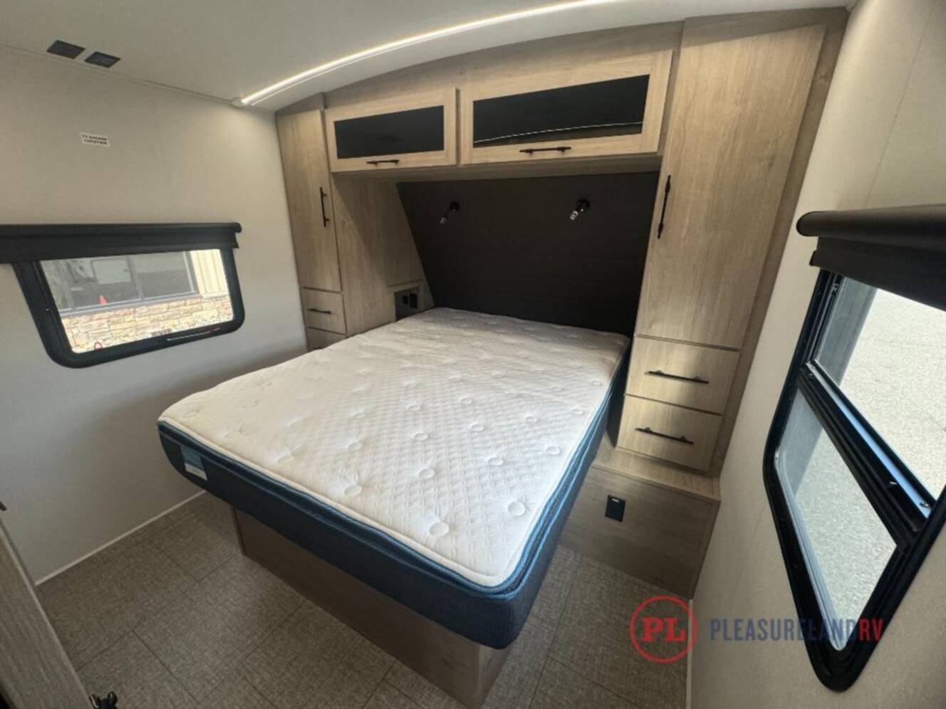 A photo of this 2025 Grand Design Imagine 2970RL