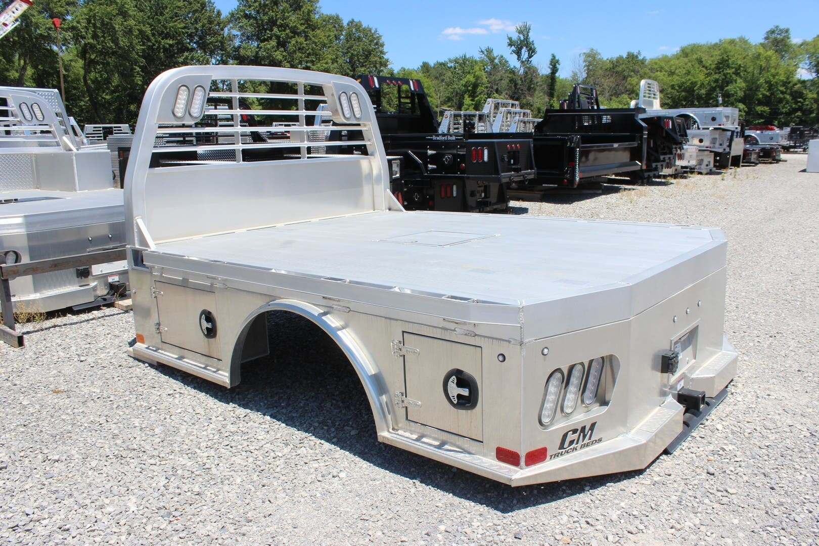 2022 CM TRAILERS ALSK-102/84/58/42 8.5 SINGLE WHEEL LONGBED DODGE/F in Mount Vernon, IL