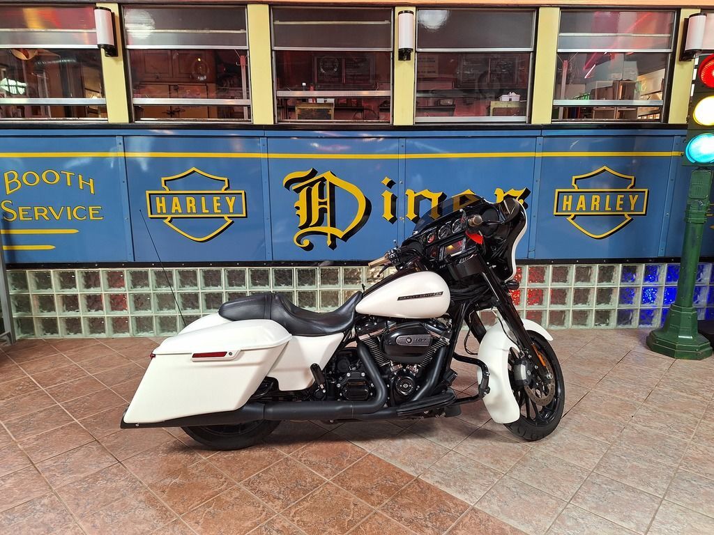 2018 Harley-Davidson® FLHXS - Street Glide® Special SPECIAL in Bedford Heights, OH