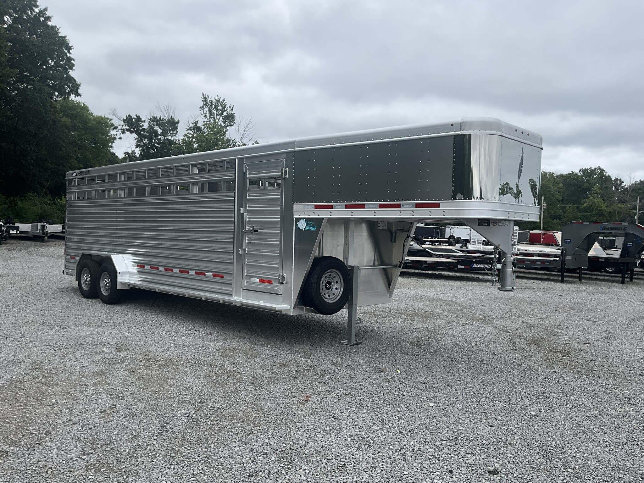 Featherlite 8127-7024 in Mount Vernon, IL