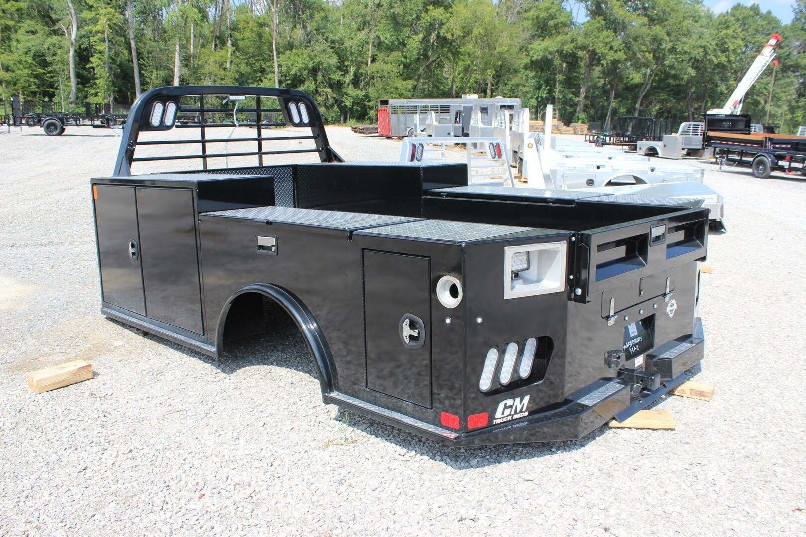 CM TRAILERS TM-136/94/84/34-DLX 11.4 DUAL WHL CHASSIS in Mount Vernon, IL