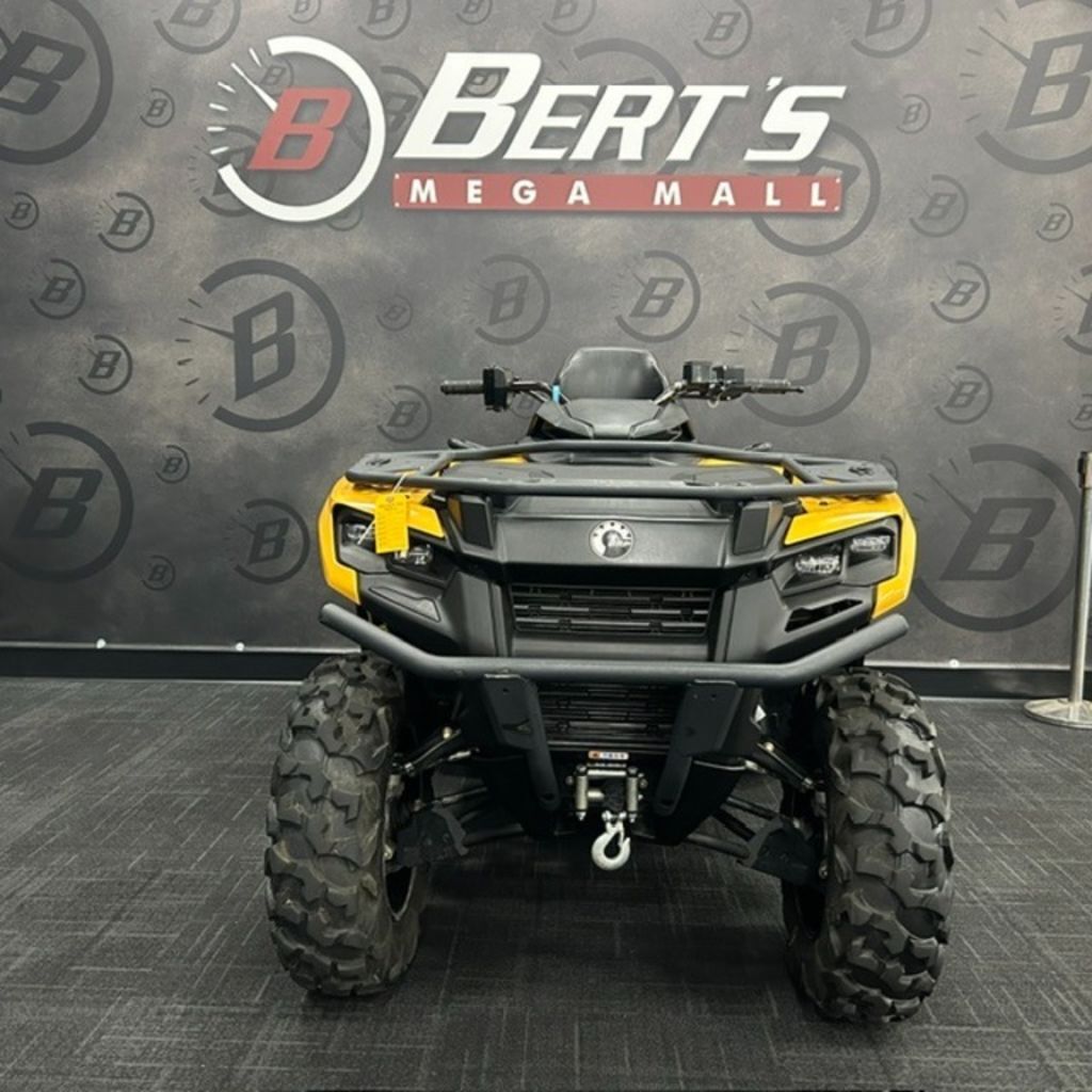 2023 Can-Am 0001YPG00 PRO LIMITED in covina CA