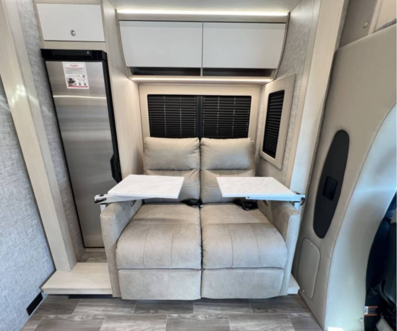 A photo of this 2025 Tiffin WAYFARER 25XLW