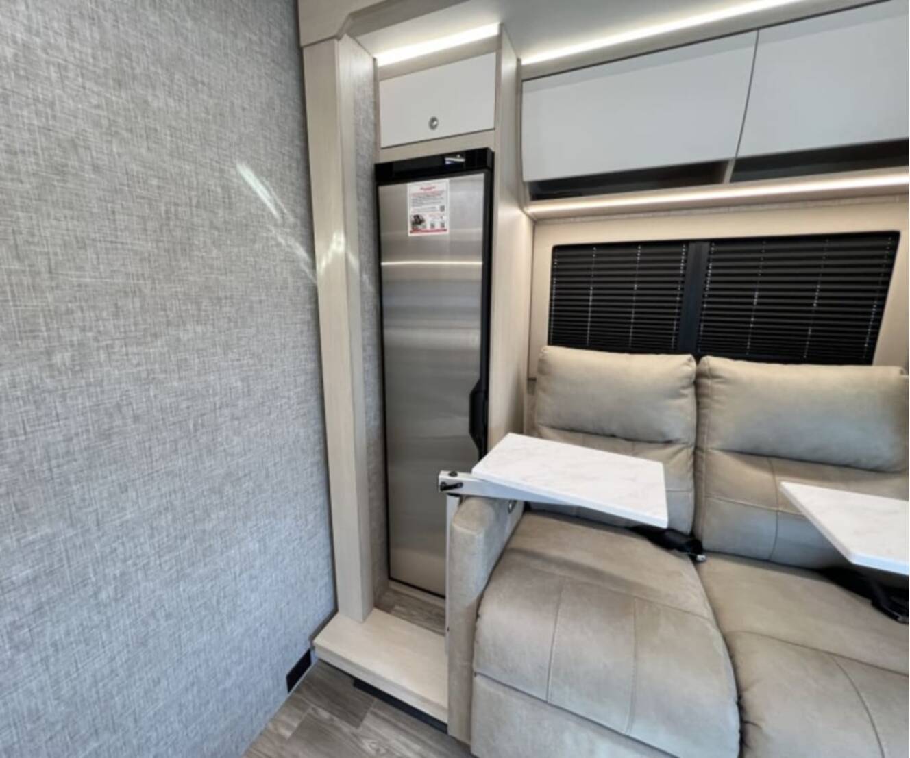A photo of this 2025 Tiffin WAYFARER 25XLW