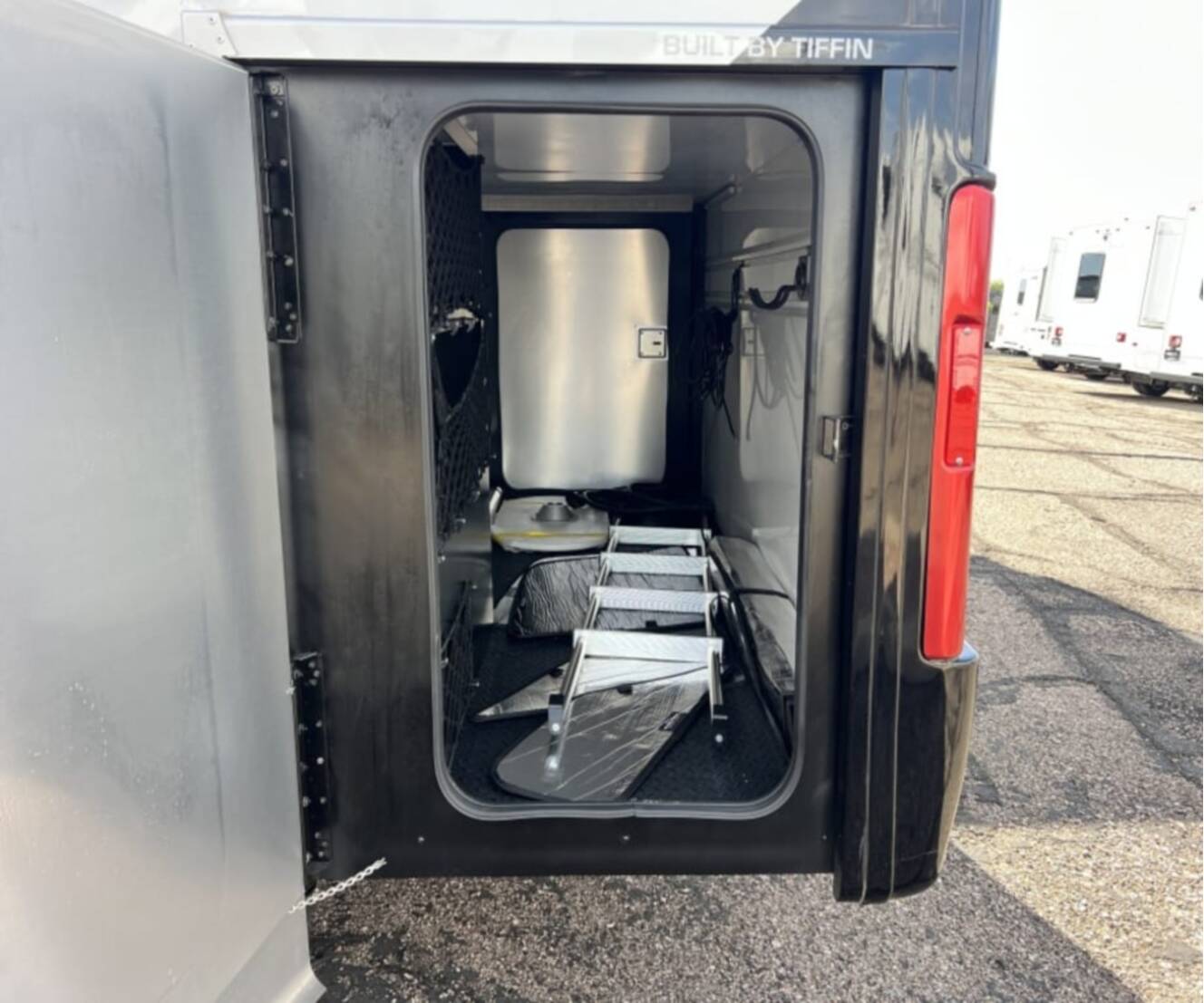 A photo of this 2025 Tiffin WAYFARER 25XLW