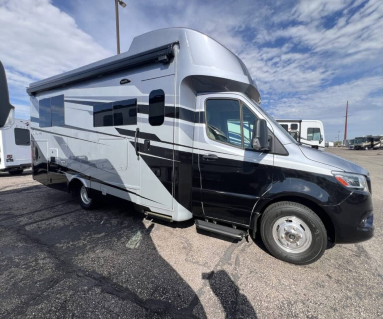 A photo of this 2025 Tiffin WAYFARER 25XLW