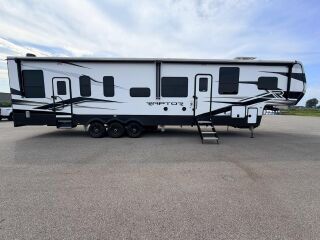 2023 KEYSTONE RAPTOR 424