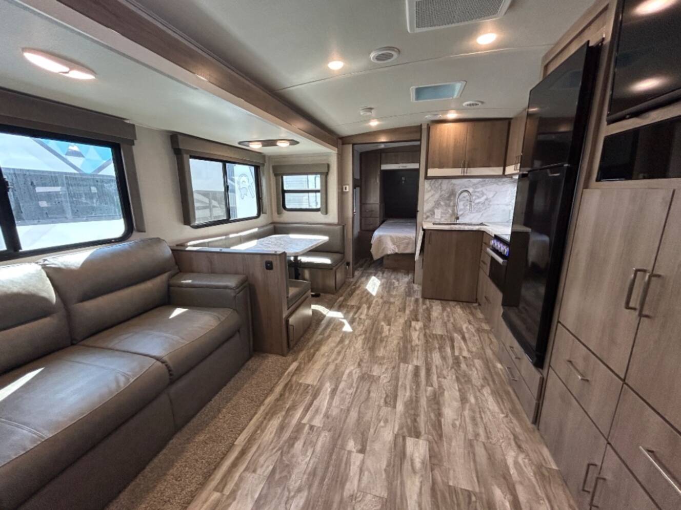 A photo of this 2023 Grand Design Imagine 2800BH