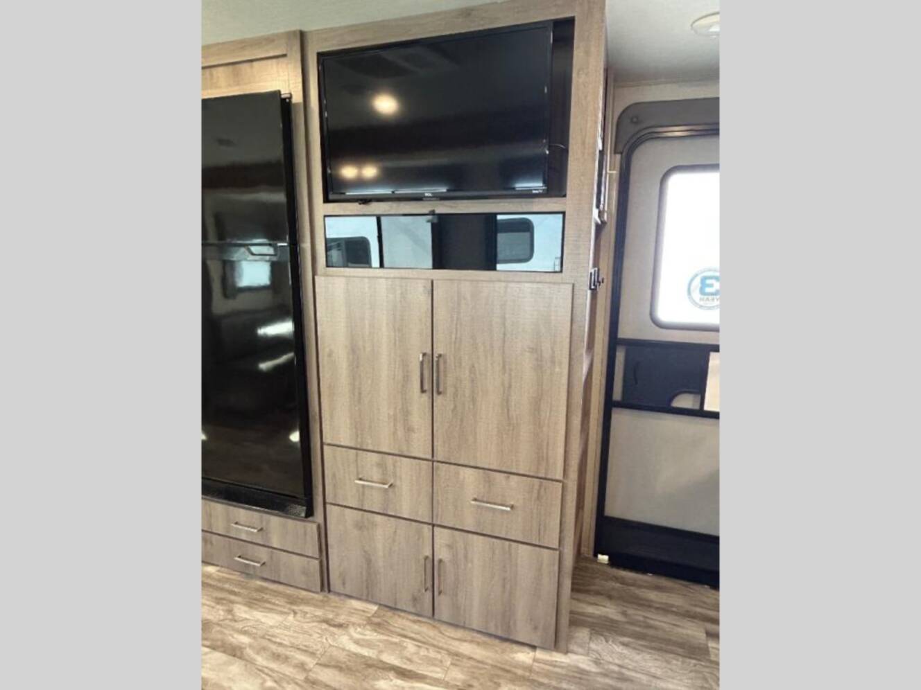 A photo of this 2023 Grand Design Imagine 2800BH