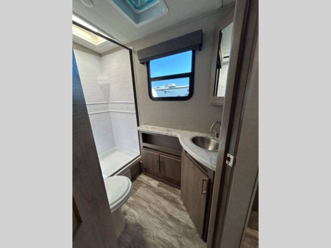 A photo of this 2023 Grand Design Imagine 2800BH