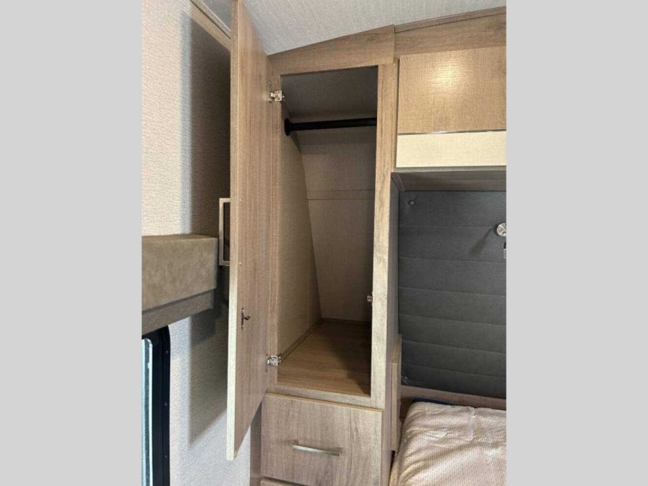 A photo of this 2023 Grand Design Imagine 2800BH