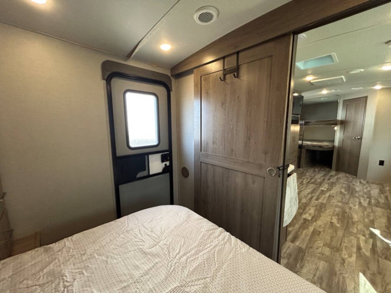A photo of this 2023 Grand Design Imagine 2800BH