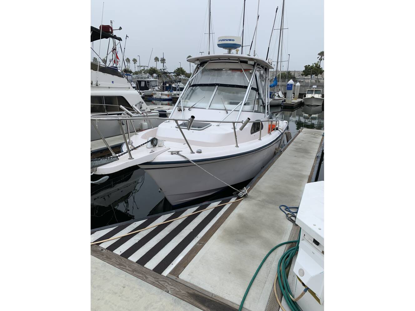 A photo of this 2001 Grady-White 282 SAILFISH