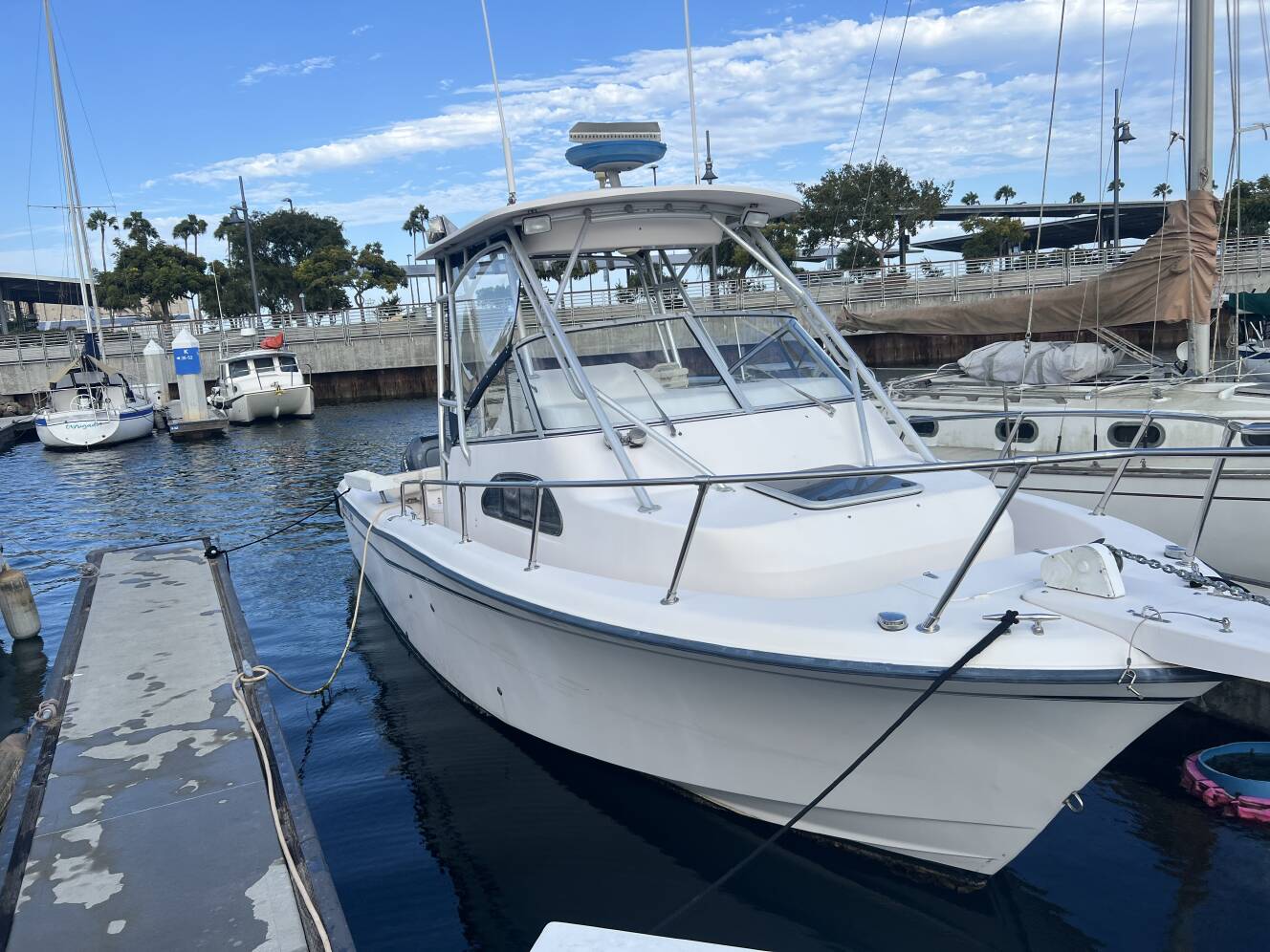A photo of this 2001 Grady-White 282 SAILFISH