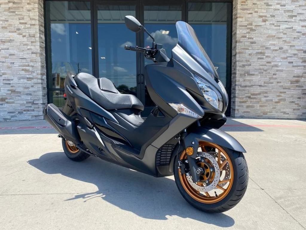 2027 Suzuki AN400AM7 400 in Bellflower, CA