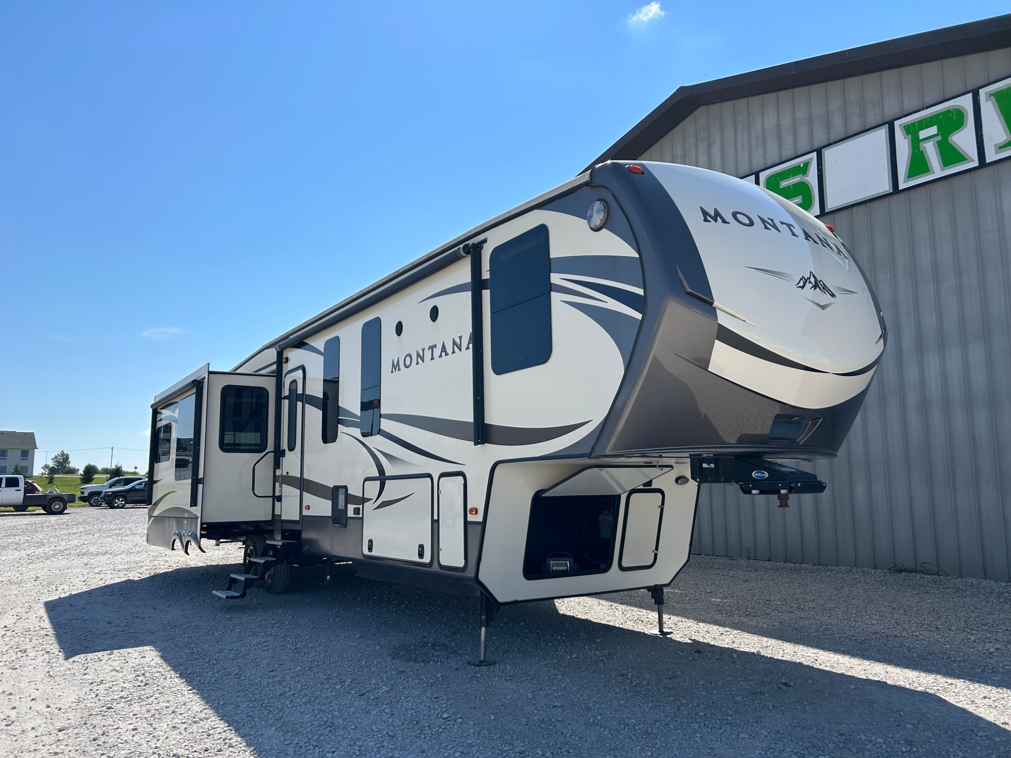 2016 Keystone Montana 3950BR in lamoni IA
