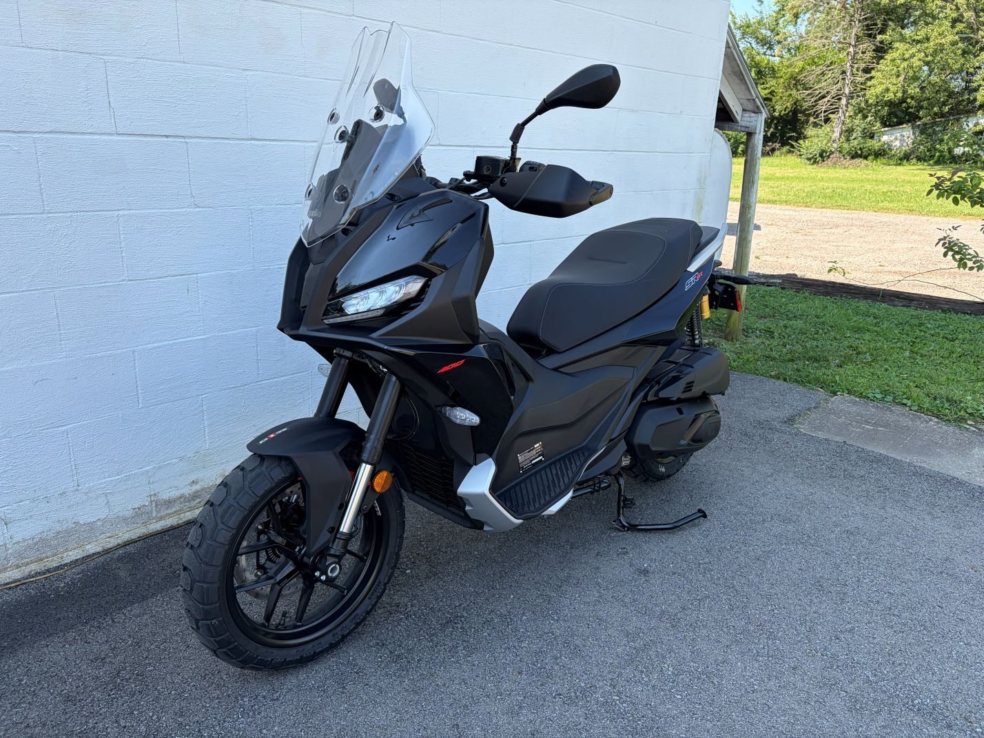 2027 Aprilia SR GT 400 BASE in Fairfield, OH