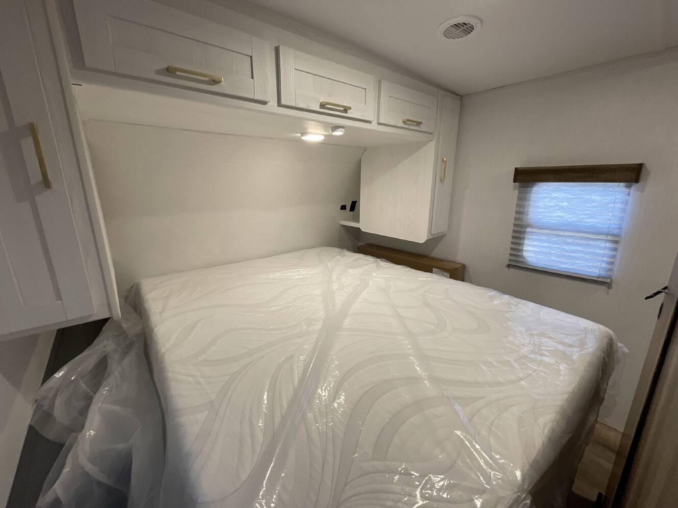 A photo of this 2024 Heartland EDDIE BAUER 324BH-L
