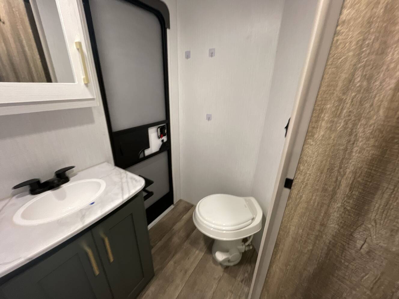 A photo of this 2024 Heartland EDDIE BAUER 324BH-L
