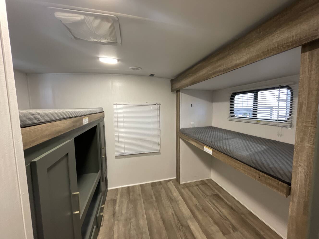 A photo of this 2024 Heartland EDDIE BAUER 324BH-L