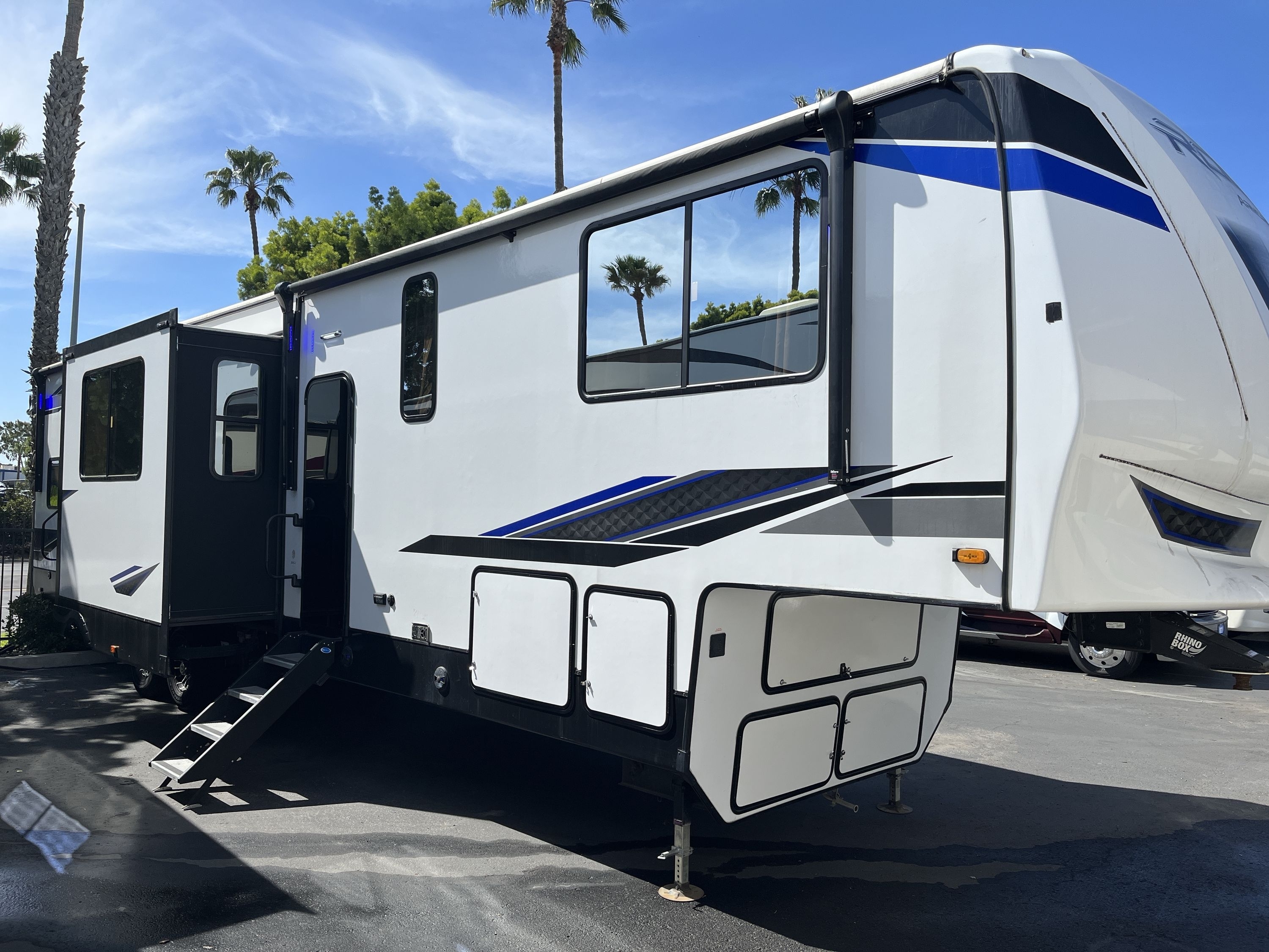 2023 Forest River ROGUE ARMORED 351G2 in san diego CA