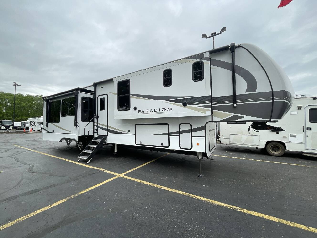 A photo of this 2023 Alliance PARADIGM 382RK