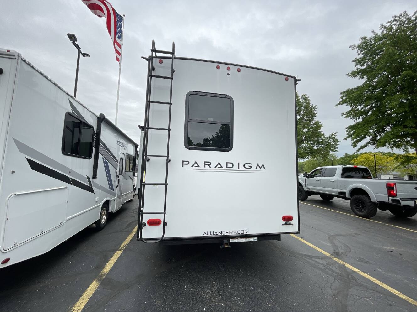 A photo of this 2023 Alliance PARADIGM 382RK