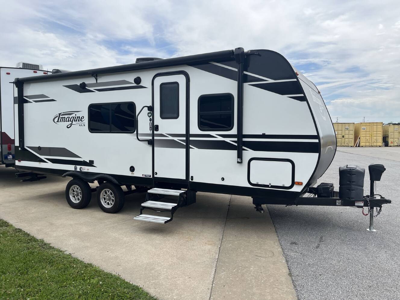 A photo of this 2022 Grand Design IMAGINE XLS 22MLE