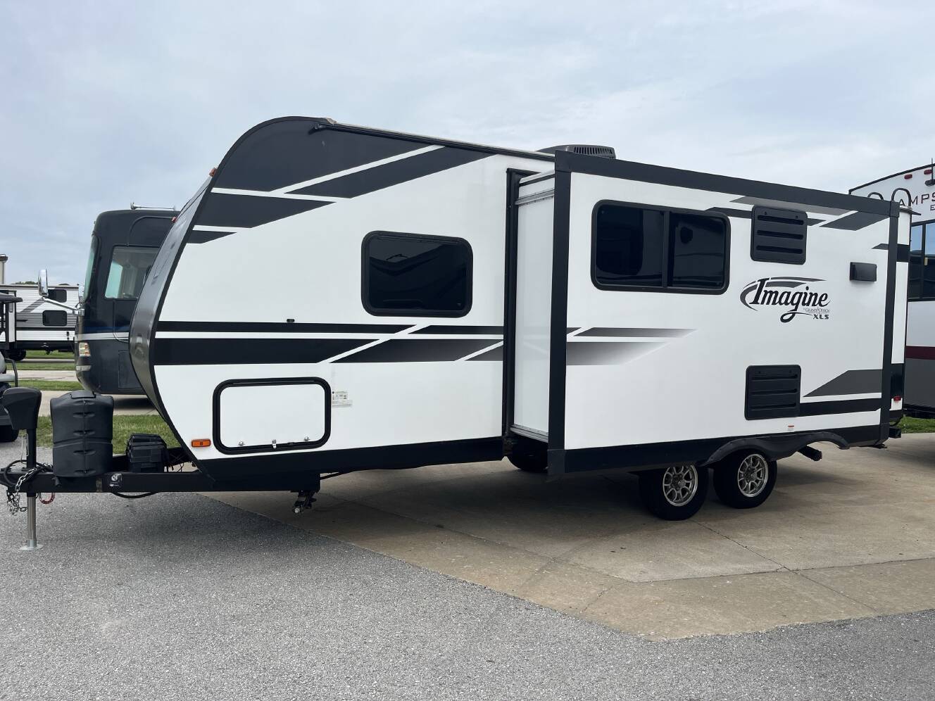 A photo of this 2022 Grand Design IMAGINE XLS 22MLE