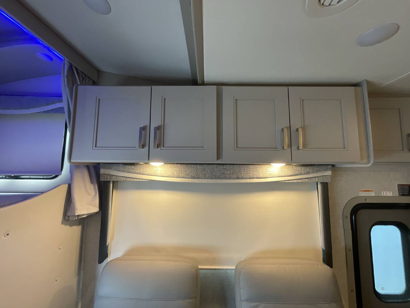 A photo of this 2023 Thor PASADENA 38BX