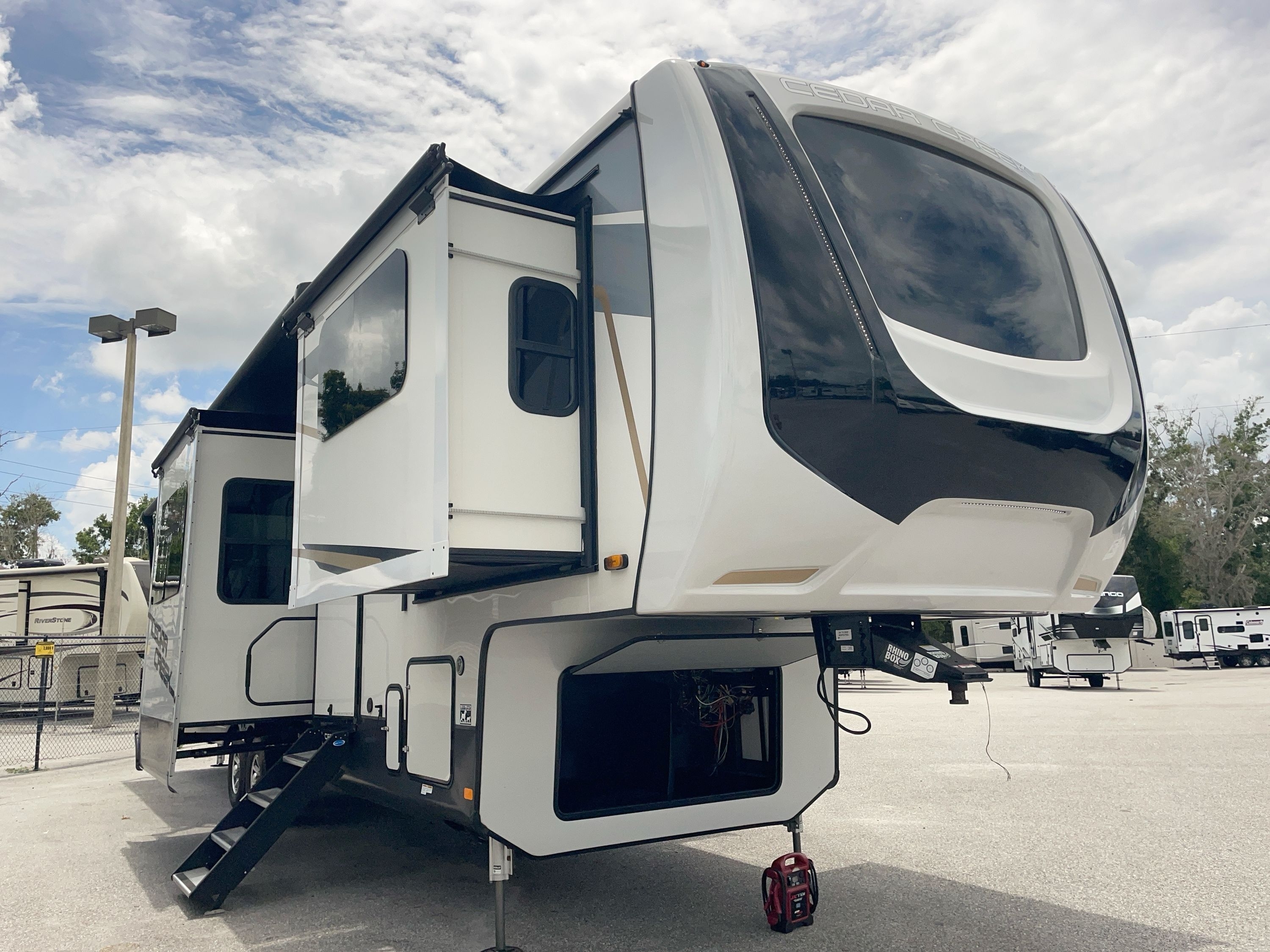 2021 Forest River CEDAR CREEK 371FL in dover FL