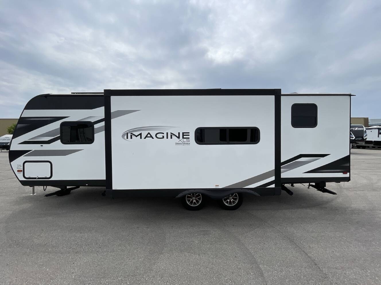 A photo of this 2024 Grand Design IMAGINE XLS 25DBE