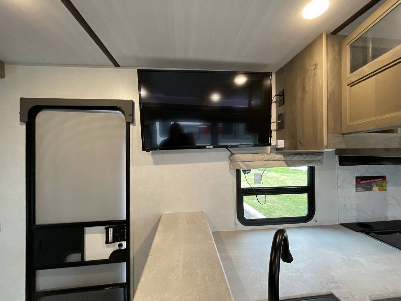 A photo of this 2022 Forest River SURVEYOR 276BHLE