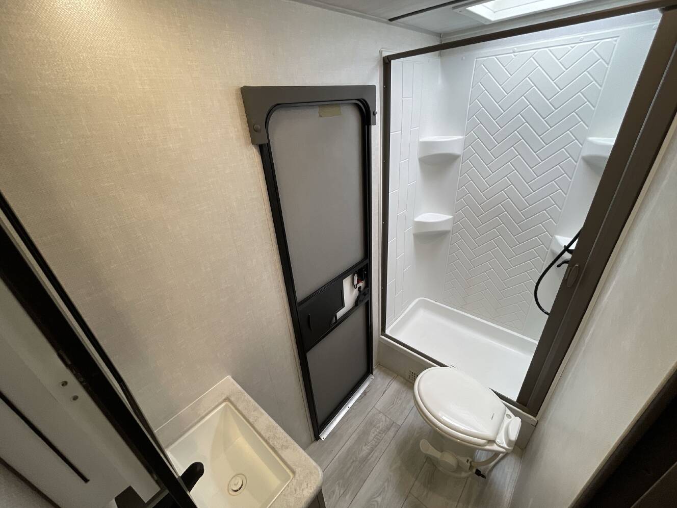 A photo of this 2022 Forest River SURVEYOR 276BHLE
