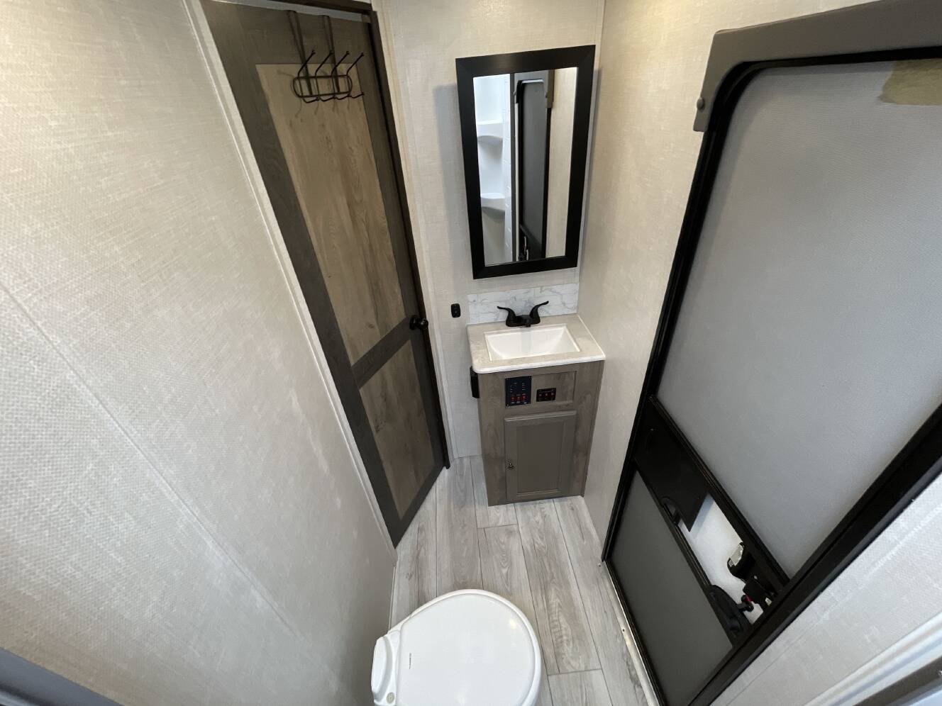 A photo of this 2022 Forest River SURVEYOR 276BHLE